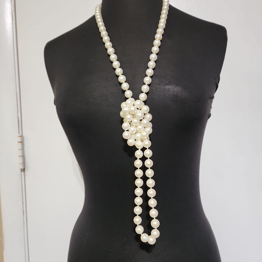 Vintaga Chunky Pearl Neckkace