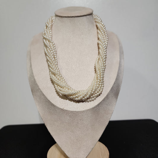 10 Strang Pearl Necklace