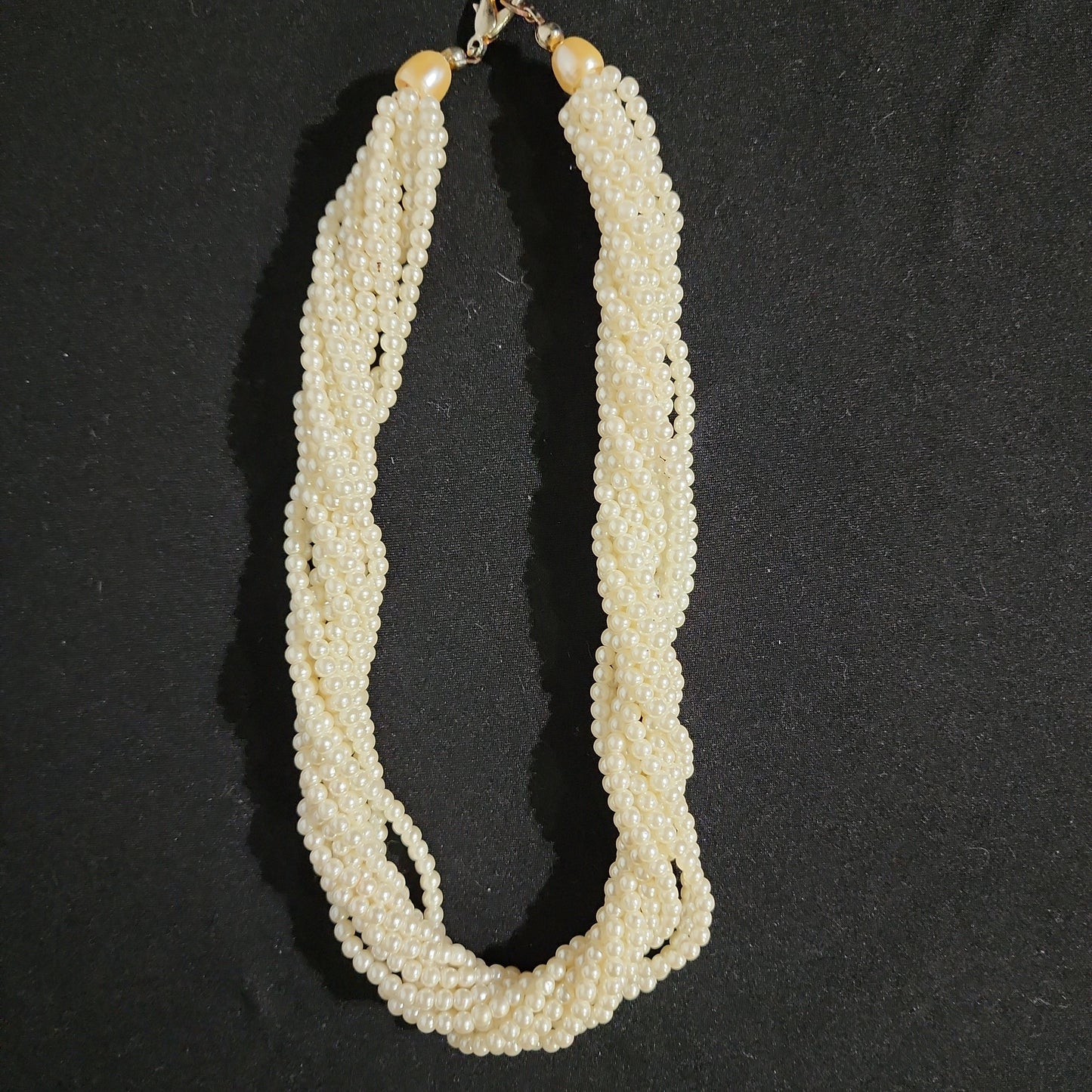 10 Strang Pearl Necklace