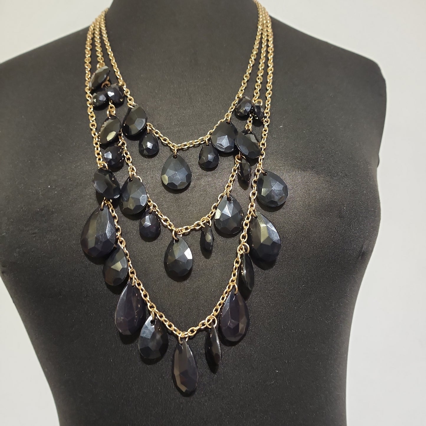 Vintage BlackTeardrops Necklace