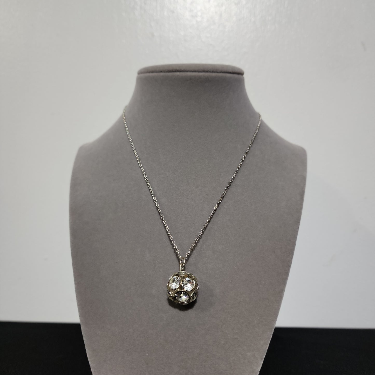 Silver Tone Chain with Pendant