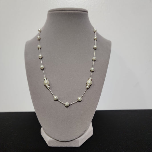 Delicate Faux Pearl Necklace