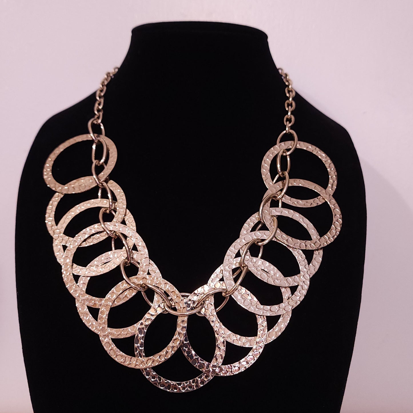 Overlapping Circle Necklace