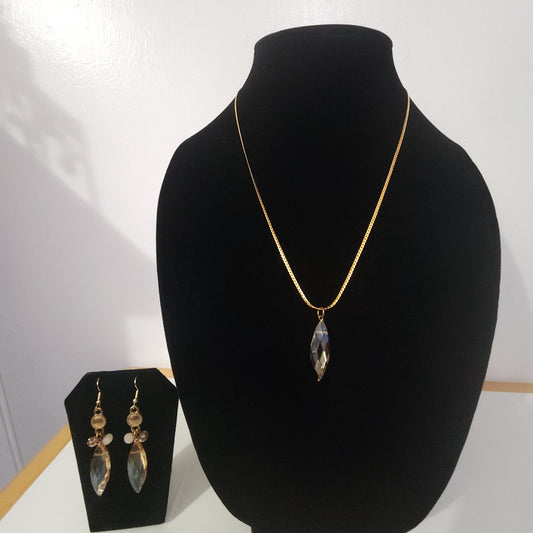 Glass Necklace & Earing Set