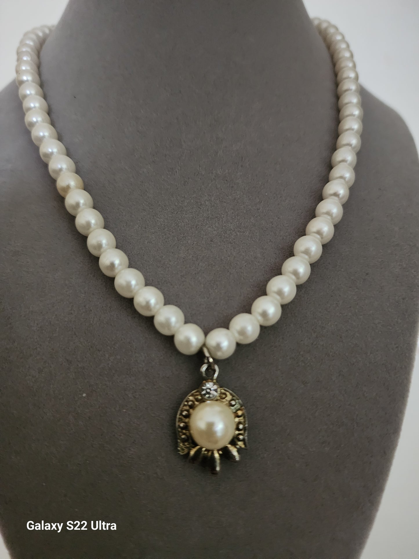 Faux Pearl 90's Necklace