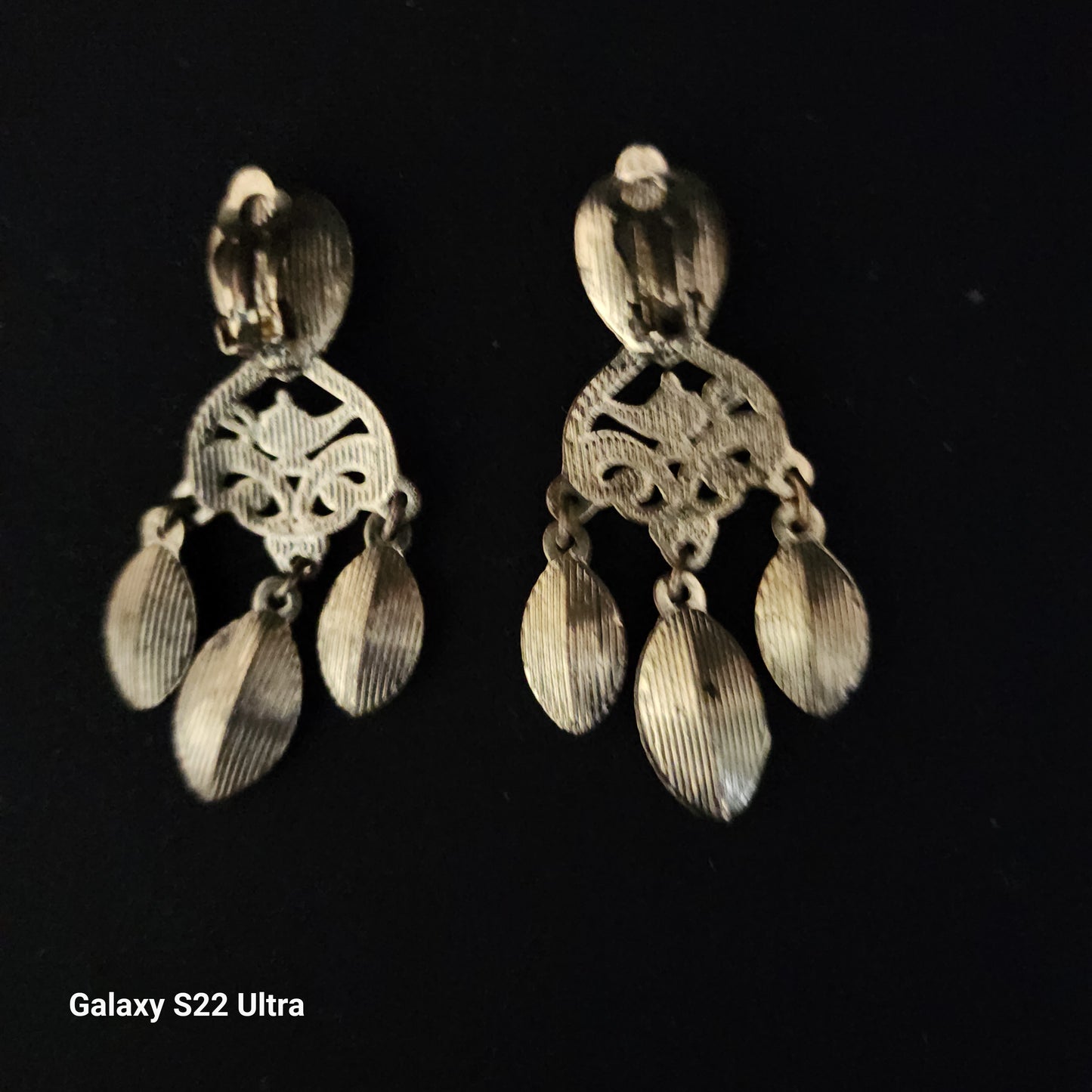 Thrifty items earings (1)