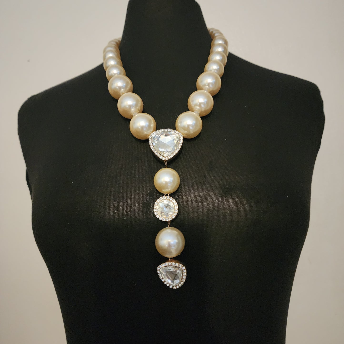 Lariat Bulky Pearl Necklace